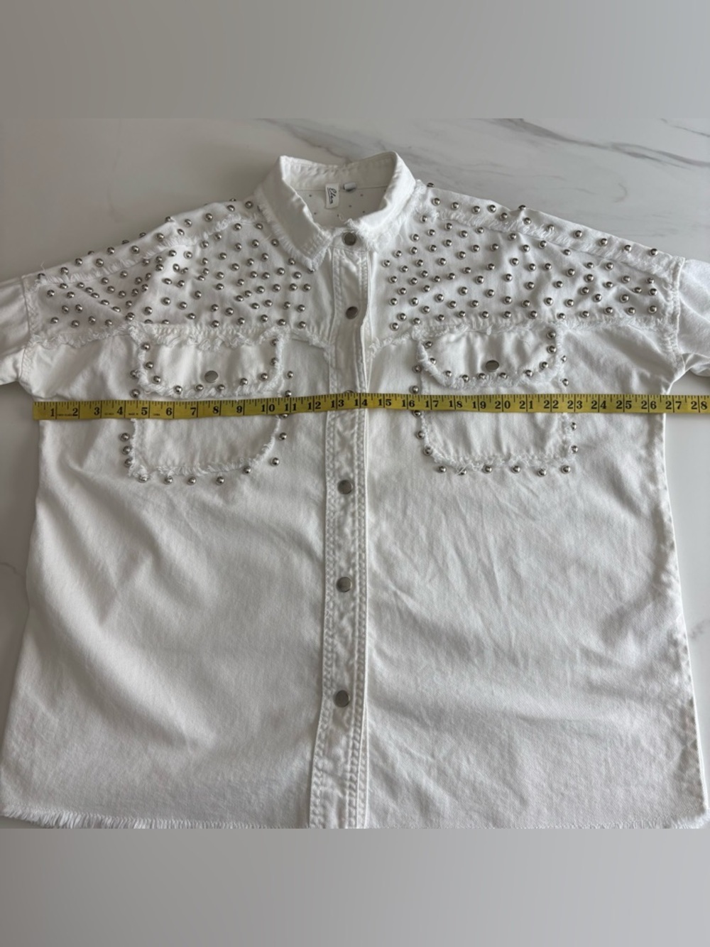 Elan White Distressed Denim Jacket with Stud Details Sz M - Picture 10 of 12